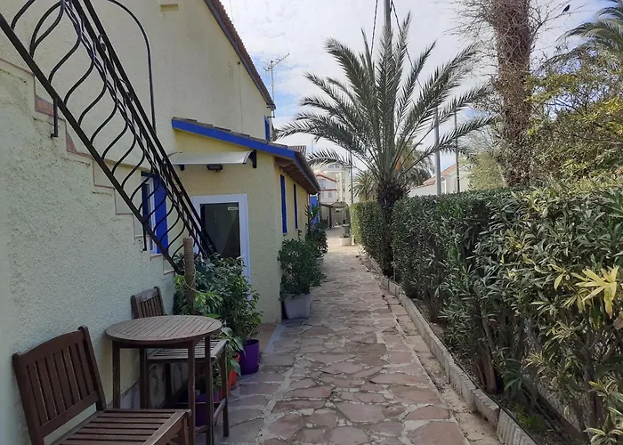 Oasis Denia