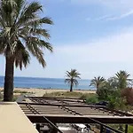 Oasis Konukevi Denia